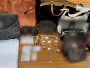 Greqia në alarm nga “turistët e krimit”, ‘skifterët’ vjedhin 45 orë luksoze me vlerë 1,5 mln euro nga vila e pronarit të anijeve!