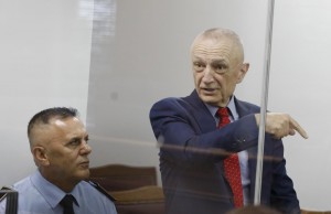 ilir meta seanca ne themel kafazi xhami gjkko kryemadhi (11)