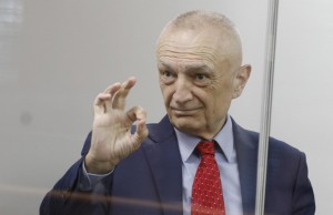 ilir meta seanca ne themel kafazi xhami gjkko kryemadhi (8)