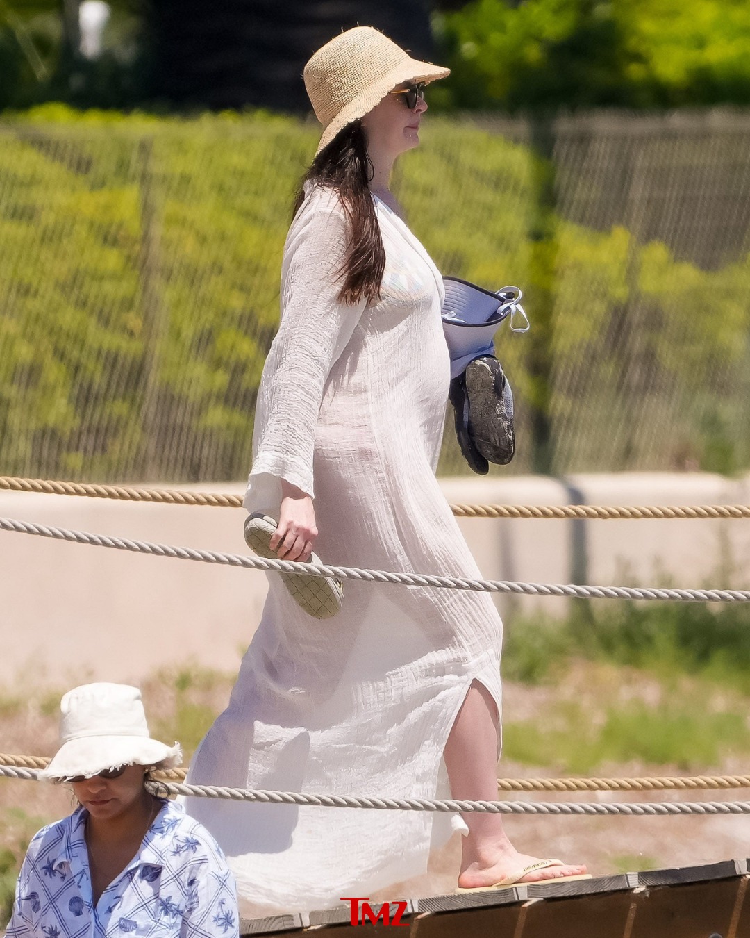 Anne Hathaway (2)
