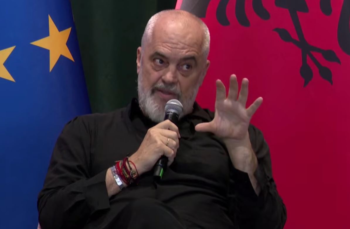 ke-tha-se-protesta-lidhet-me-integrimin-europian-a-keni-frike-rama-debat-me-gazetarin-cili-komision-jua-thote-keto-gjera-nuk-i-kam-degjuar