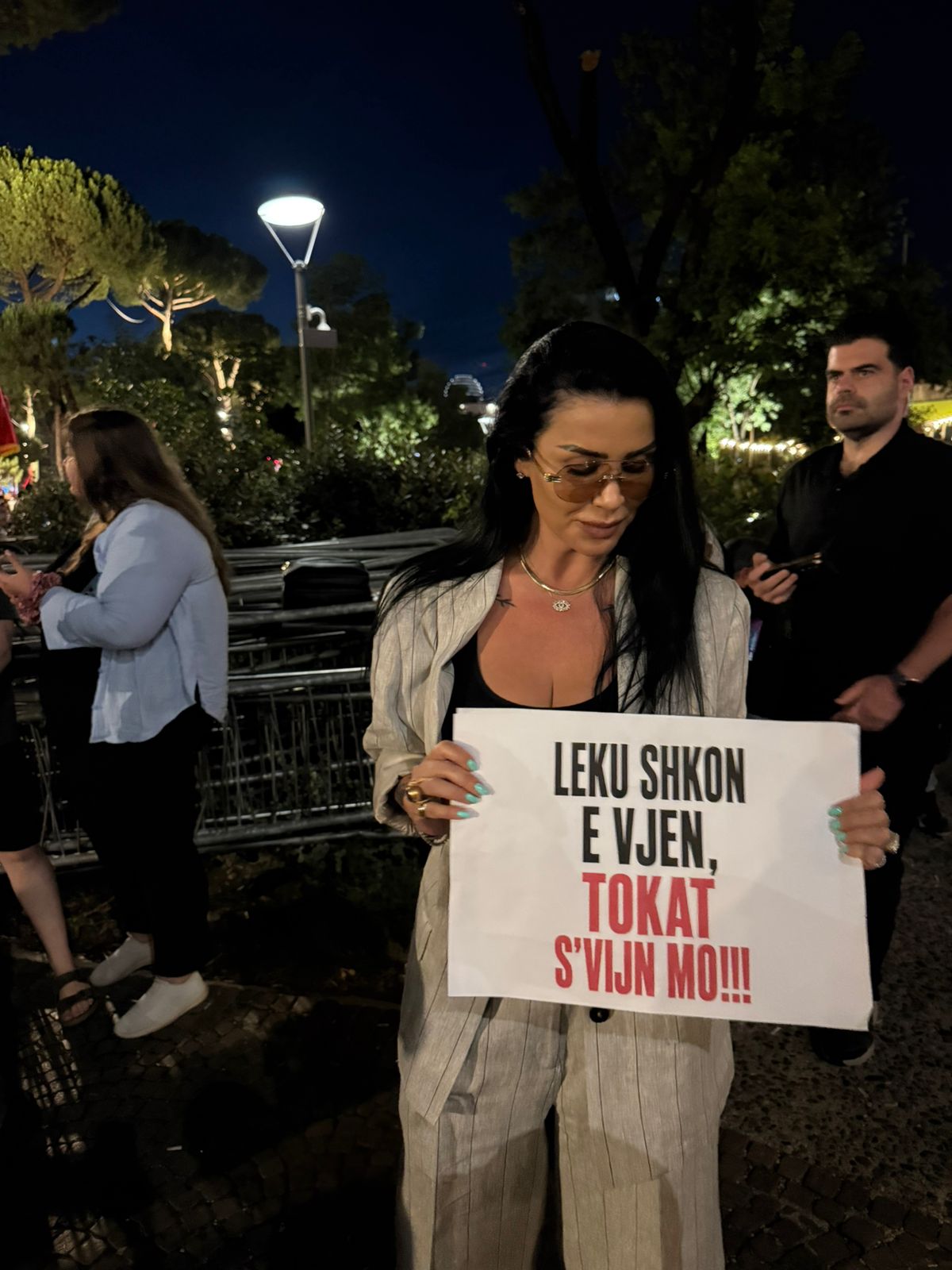 Jonida Maliqi protesta