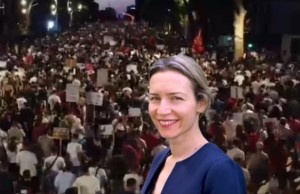 Lea Ypi protesta