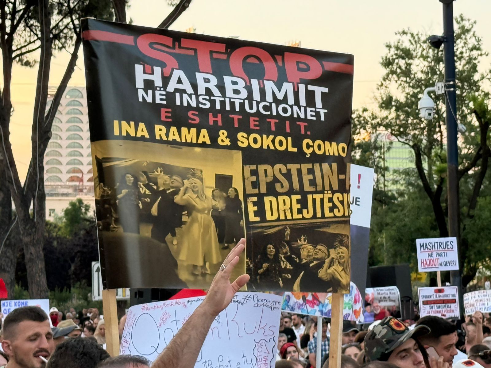 Pankarta protesta e 18 (10)