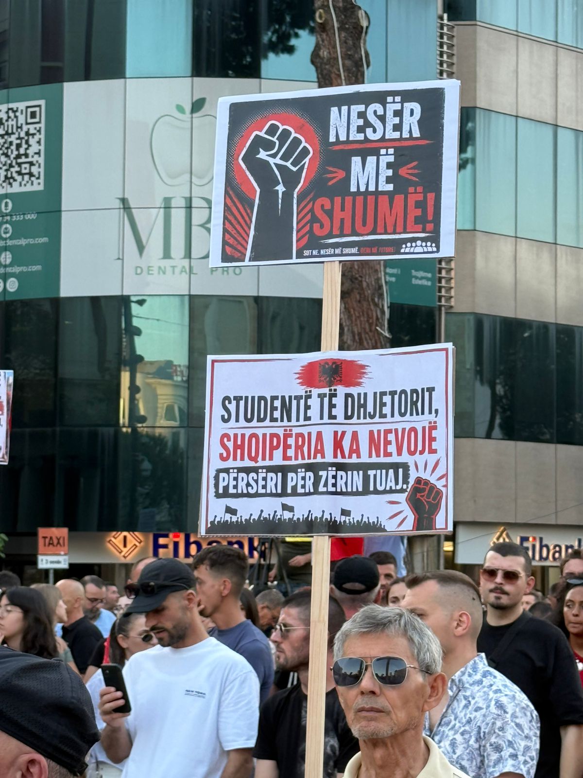 Pankarta protesta e 18 (4)