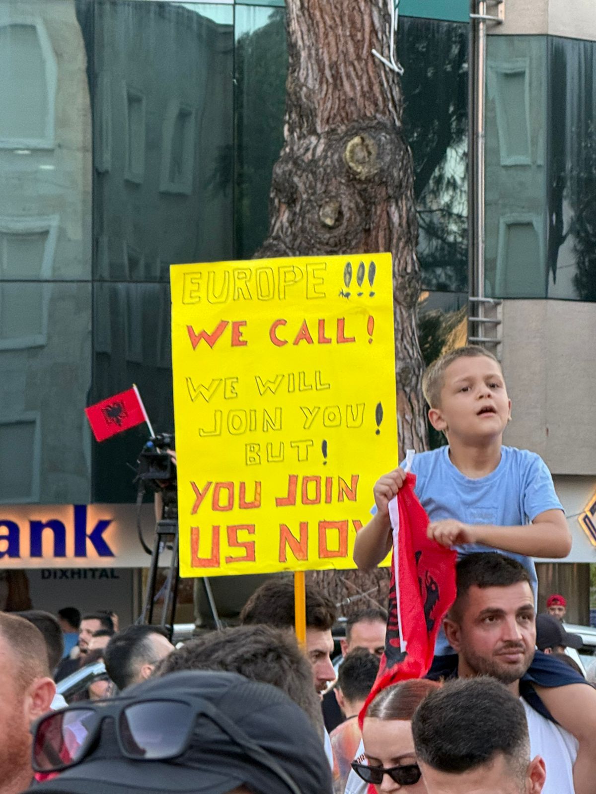 Pankarta protesta e 18 (5)