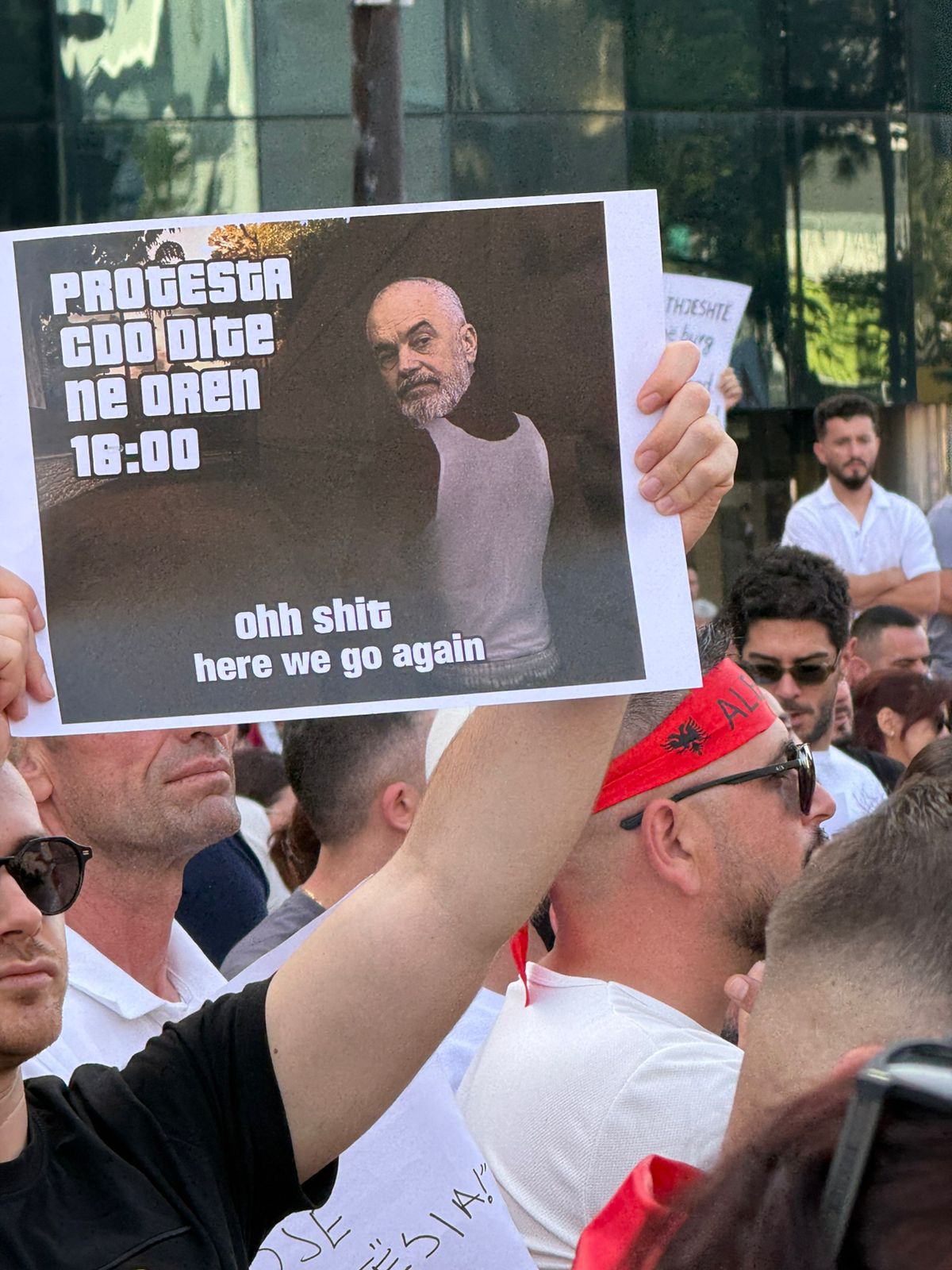 Protesta e 15-të pankarta (3)