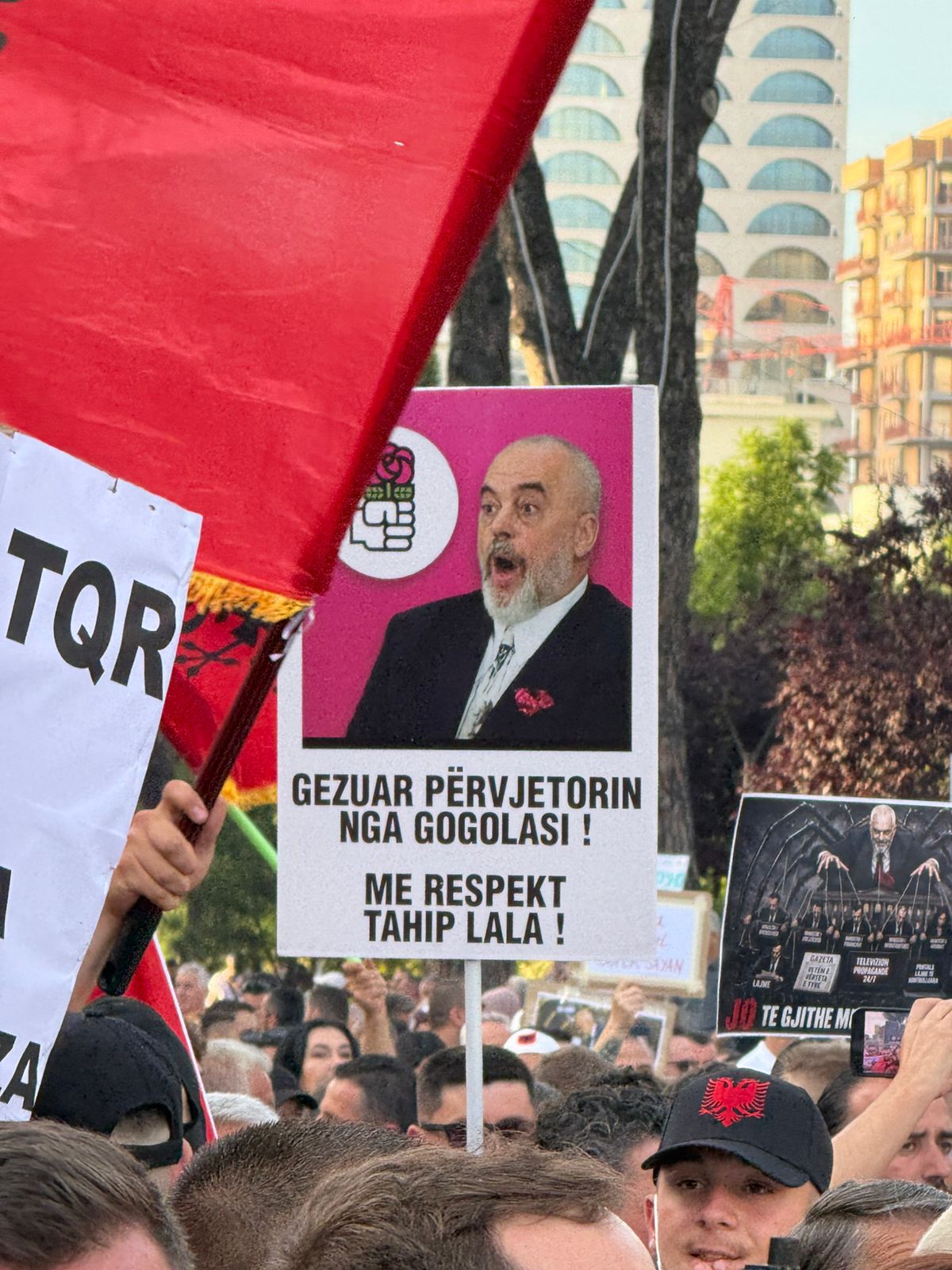 Protesta e 15-të pankarta (5)