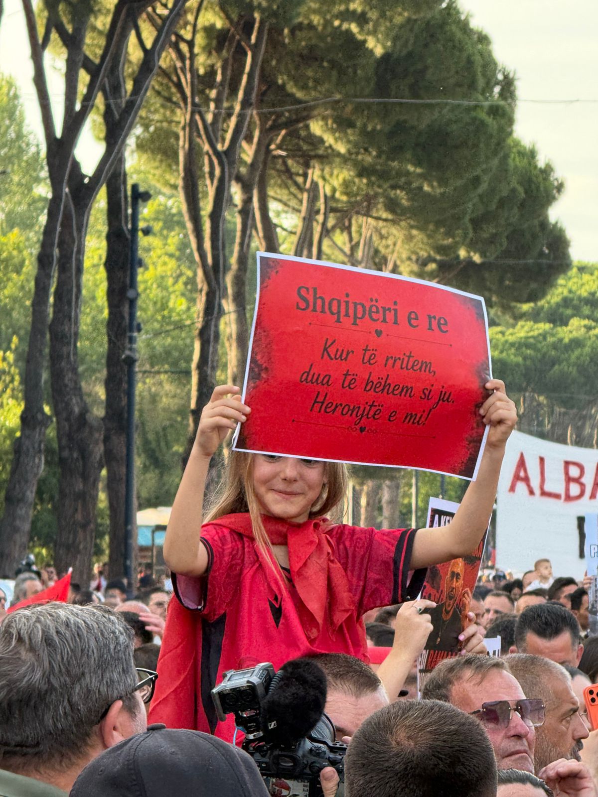 Protesta e 15-të pankarta (7)