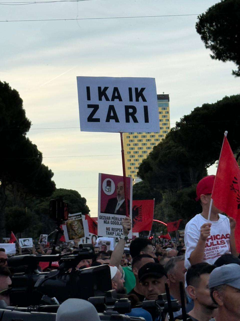 Protesta e 15-të pankarta (8)