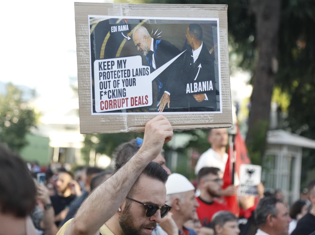 Protesta e 15-të pankarta (9)