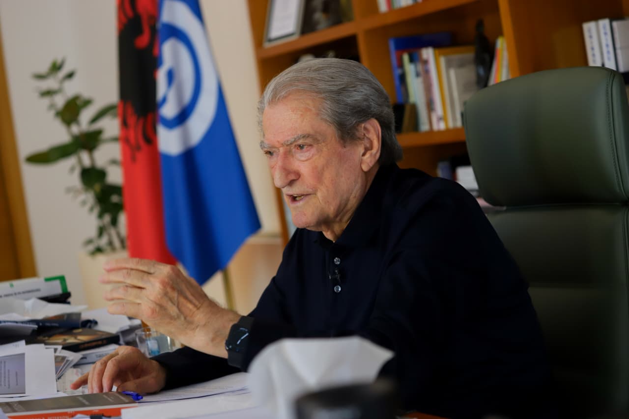  Rama shpalli fisnik të PS Jurgis Çyrbjan    Berisha  Ish deputeti socialist informonte Altin Hajrin që copëtoi Jan Prengën  Ergys Agasi  famëziu i Durrësit dhe Shqipërisë