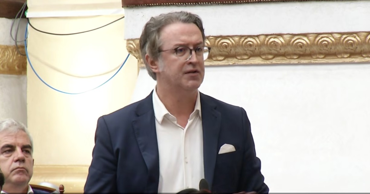  Protesta e qytetarëve është zemërim shoqëror ndaj padrejtësive të mëdha    Revoltat masive  Alizoti  Partinë nënë tuaj e hoqi rruga  asnjë lider nuk sillet si Rama