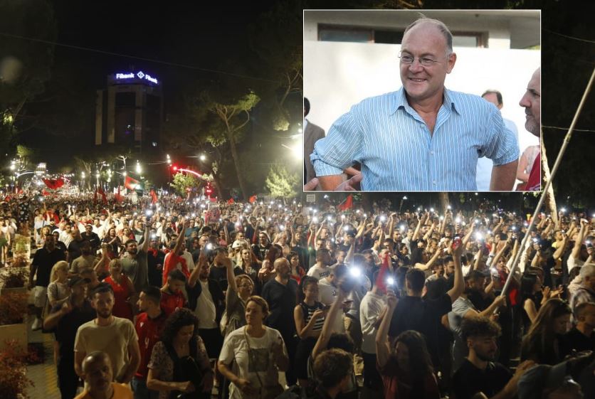 Në sheshe dhe rrugë për largimin e Ramës  Auron Tare  Protestat nuk dëmtojnë turizmin  Kërcënimi i vërtetë është betonizimi i zonave të mbrojtura