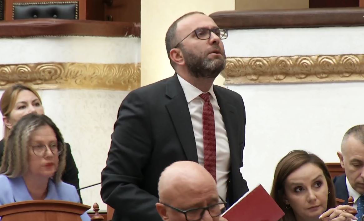  Kushtetuta e detyron të vijë në Kuvend   Bardhi akuza Ramës  Ka tre vjet që shmang interpelancat dhe i delegon  Të anulohet derisa të vijë e të japë llogari