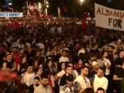 VIDEO/ “Nuk ka non grata që na gënjen, populli nuk ju do”- Protestuesit nga sheshi: Edi Rama, shko bëhu kryeministër në një vend tjetër!
