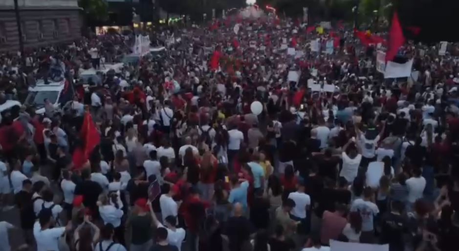 PAMJET ME DRON/ “Oqeani” i protestuesve pushton rr