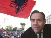 “Nuk kam parë një lloj lëvizje të tillë”- Genc Burimi për protestën: Shqipëria është kryefjala sot, kryeqendra e ndërgjegjes botërore kundër pushtetit personal