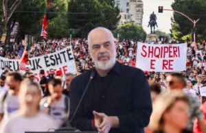 edi rama protesta