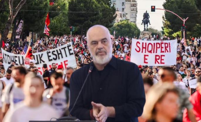 edi rama protesta
