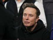 Elon Musk vendoset në qendër të kritikave në Britani, akuzohet për nxitje të protestave të dhunshme pas sulmit me thikë në Belfast