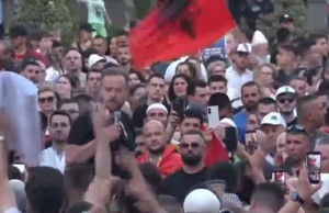folesi podium protesta