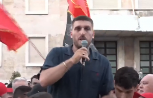 i riu ne proteste artistet