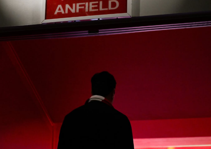 ZYRTARE  Liverpuli prish planet e Milanit  prezanton trajnerin që zhgënjeu kuqezinjtë
