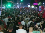 “O sa mirë me qenë shqiptar”- Spektakël kuqezi, protestuesit bllokojnë rrugën Dritan Hoxha: Ju erdhi fundi! Rama jepe dorëheqjen