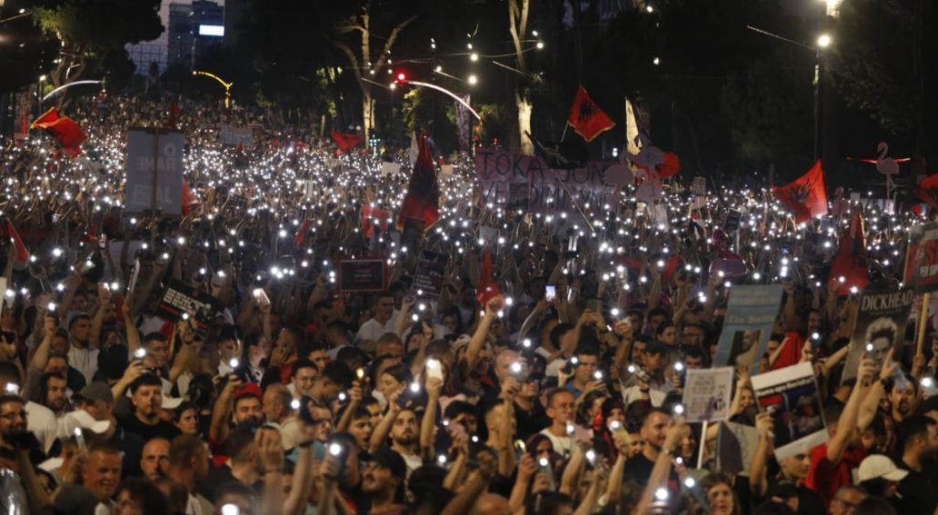 marshimi bulevard protesta me telefona