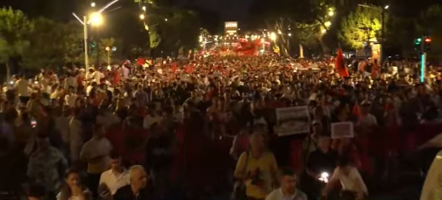 marshimi bulevard proteste