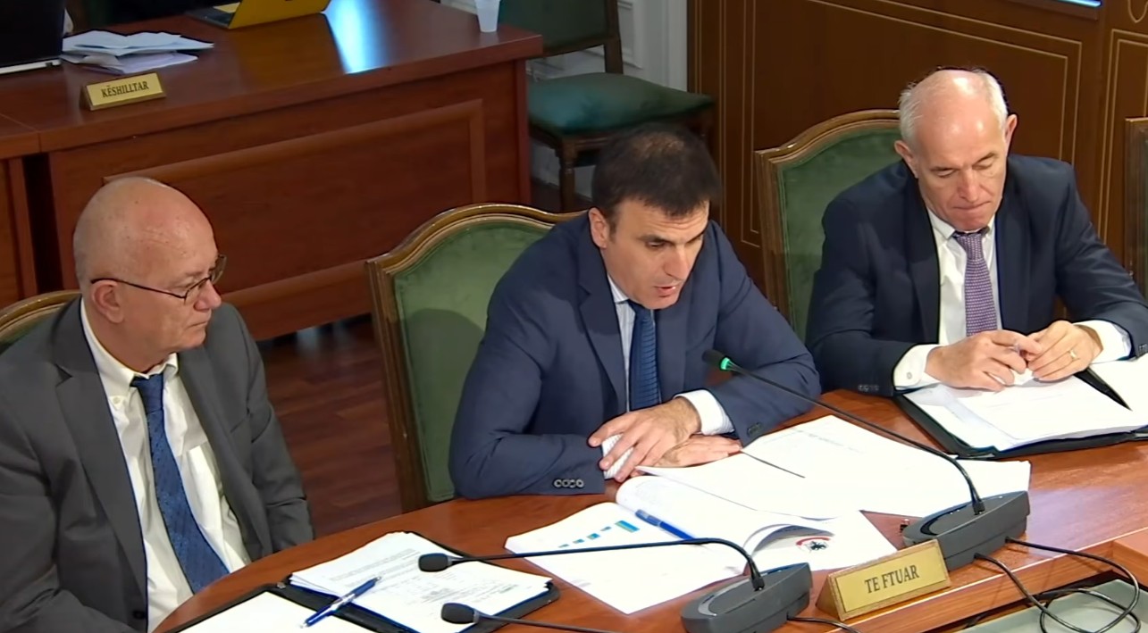  Hetimi nga policia gjyqësore është difektoz    Olsian Çela te Komisioni i Ligjeve  Mbetet Thembra e Akilit  Ende nuk kemi zgjidhje optimale në raportin Prokurori Polici