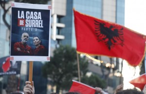 pankartat, protesta belinda balluku bela (1)