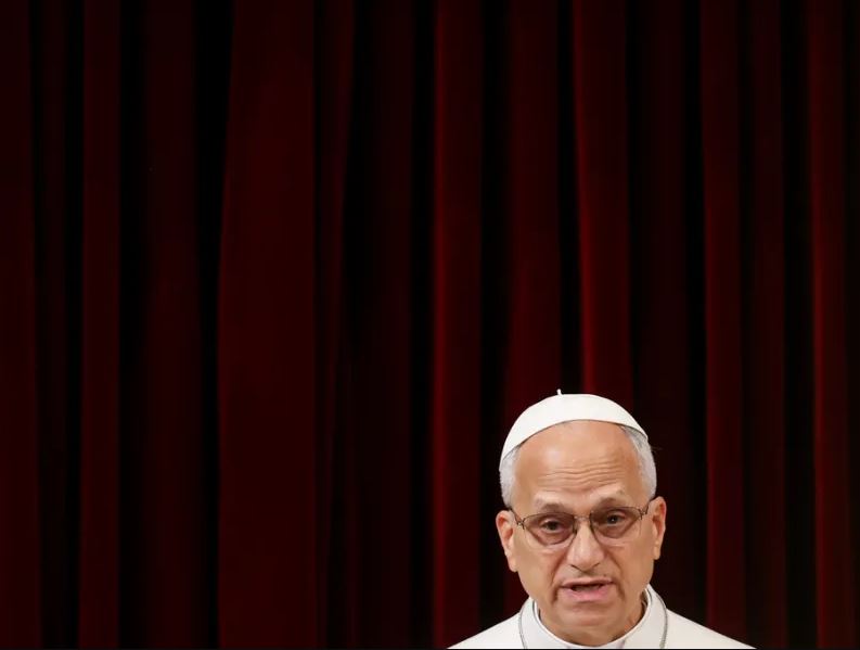 Papa Leon XIV  Bota në  krizë të thellë   Thirrje nga parlamenti spanjoll për paqe dhe mbajtje të migrantëve