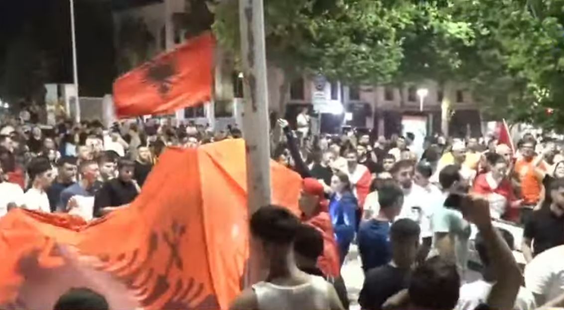 parlamenti proteste