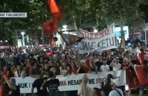 parlamenti protete