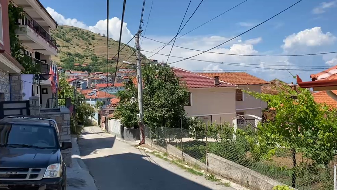 Pogradec  burri godet me thikë gruan pas një konflikti në banesë  e plagosura dërgohet në spital  Autori shoqërohet në polici