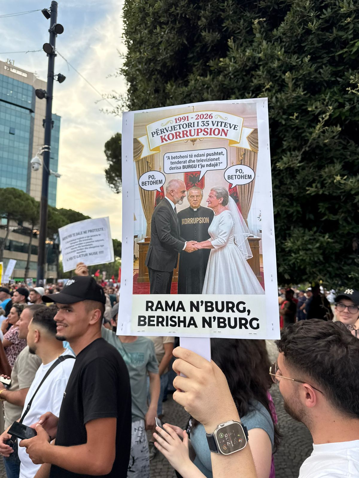 protesta edi rama pankarta (2)