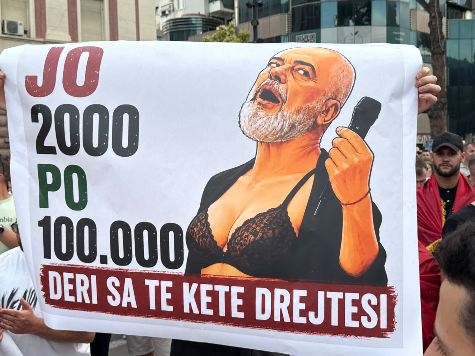 protesta edi rama pankarta (3)