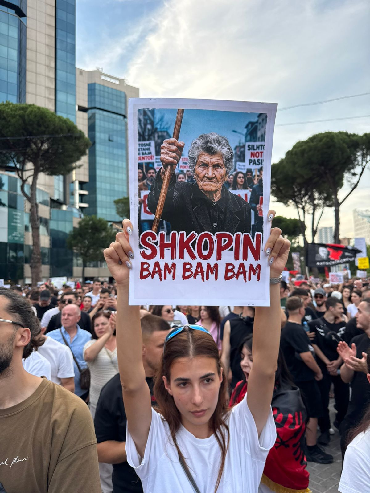 protesta edi rama pankarta (4)