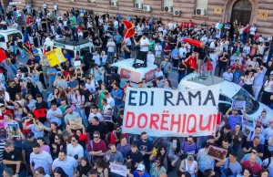 protesta ne tirane zverneci (1)