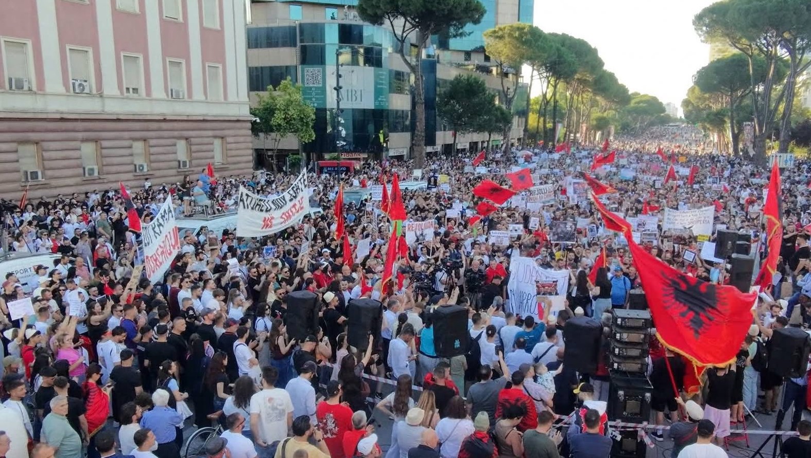 protesta ne tirane zverneci (3)