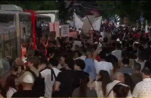 protesta pedonale tirane