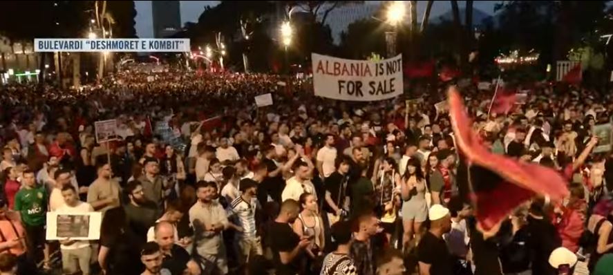 protesta sot sheshi plot