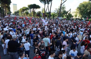 protesta tirane dita e 10 qeveria edi rama (1)
