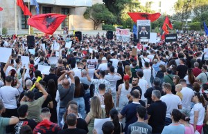 protesta tirane dita e 10 qeveria edi rama (3)