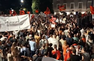 proteste zvernec kryeministria