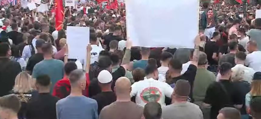 protesteeee