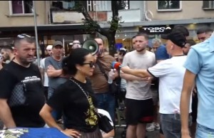 protestuesit policia e tiranes
