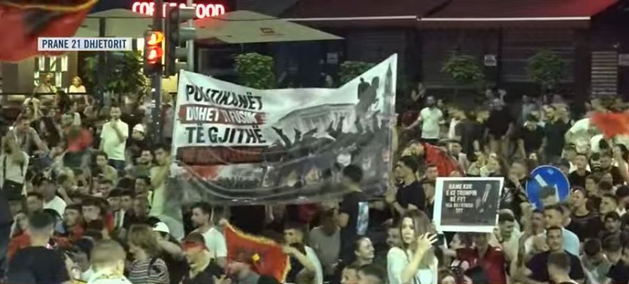 protestuesit ulur 21 dhjetori